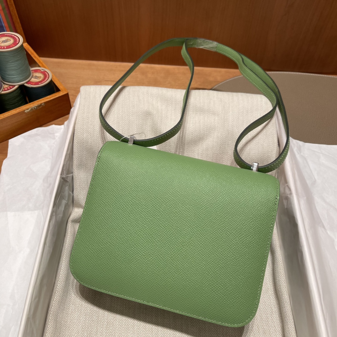 에르메스 콘스탄스18 아보카도그린 은장 앱송